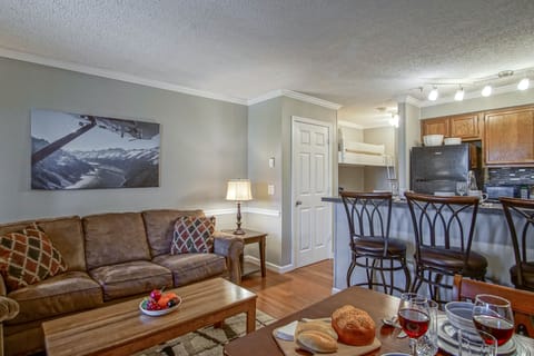 Seating for four at the kitchen counter