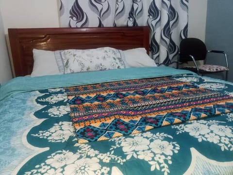 Traditional Room | Premium bedding, memory foam beds, desk, laptop workspace