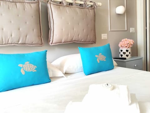 Classic Room, Non Smoking, Garden View | Hypo-allergenic bedding, minibar, individually furnished, free WiFi