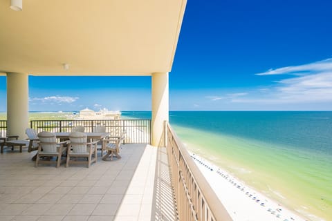 Condo, 4 Bedrooms | Outdoor dining