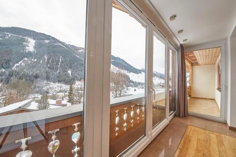 Deluxe Apartment | Living area
