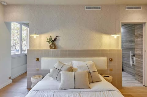 Studio avec lit queen size, climatisation, smart TV