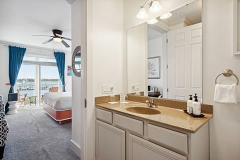 64W9thSt-KeenEyeMarketing-063