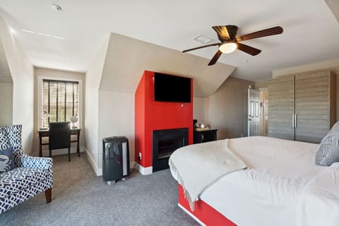 64W9thSt-KeenEyeMarketing-038