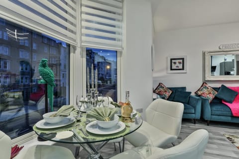 House | Dining