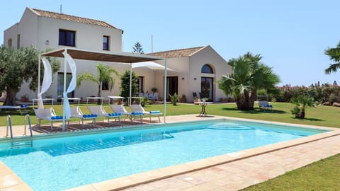Building Exterior, Garden, Outdoor, Pool