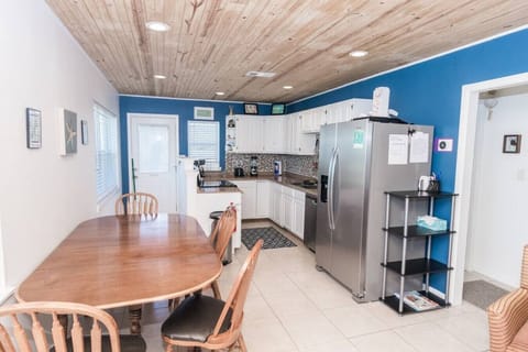 Kitchen: Bright and airy, perfect for culinary adventures or family meals! Enjoy modern appliances and a fun vibe.