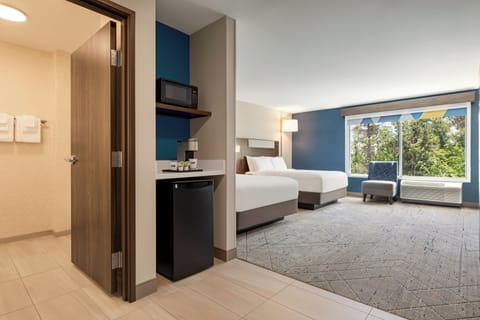 In-room safe, desk, laptop workspace, blackout drapes