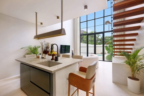 Executive Townhome, 2 Bedrooms | Private kitchen | Fridge, microwave, cookware/dishes/utensils