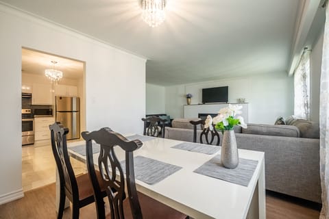 Deluxe Villa, 4 Bedrooms, Fireplace | Dining room