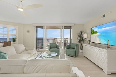Condo, 3 Bedrooms | Living area