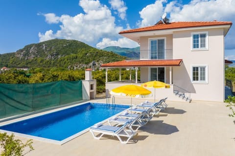 Beautiful villa with private pool and terrace