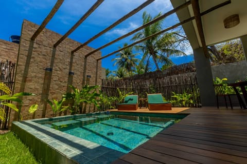 1 bedroom, premium bedding, minibar, desk