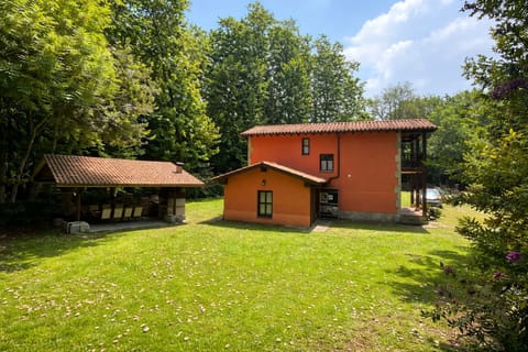 Property building,BBQ facilities,Garden,Balcony/Terrace