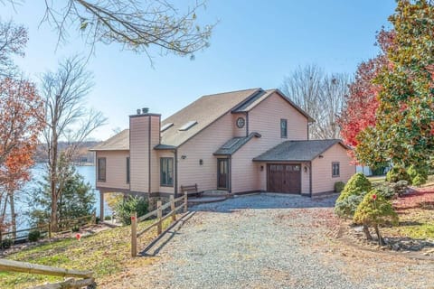 Crown Point Lakehouse (Home w/ Private Dock)