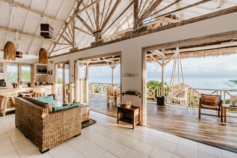 Deluxe Villa | Living area