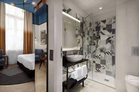 Room, 2 Twin Beds, Garden View | Bathroom | Free toiletries, hair dryer, towels, soap