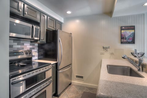 Full Kitchen with Dual Oven