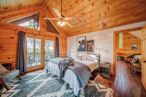 Cabin, Multiple Beds, Hot Tub, Mountain View (Whippoorwill Walkabout) | 3 bedrooms, individually decorated, individually furnished, free WiFi