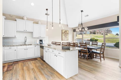 Condo, Multiple Beds, Patio, Garden View (B’Chillin Retreat on Table Rock Lake) | Private kitchen | Coffee/tea maker