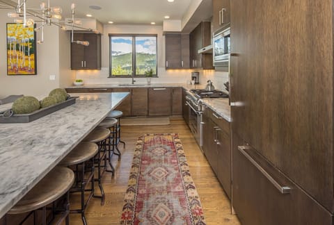 House, 6 Bedrooms | Private kitchen | Coffee/tea maker