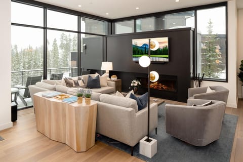 Townhome, 5 Bedrooms | Living area