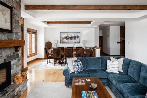 Condo, 3 Bedrooms | Living area