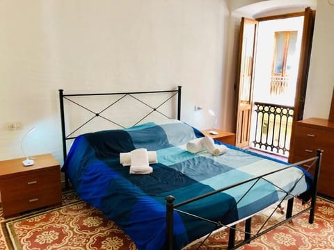 Family Room, City View | Free WiFi