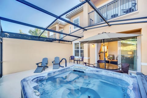 Private hot tub on the lanai