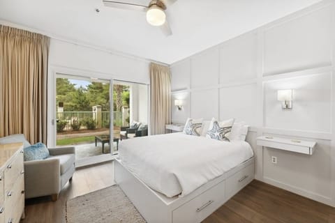 Queen Bed with a twin trundle pullout