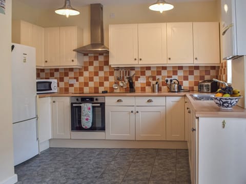 Kitchen | Cowslip Cottage, Keeston