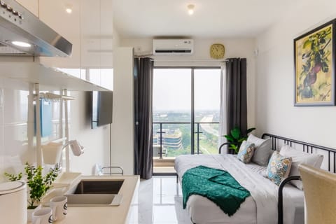 Superior Apartment | 1 bedroom, desk, free WiFi, bed sheets