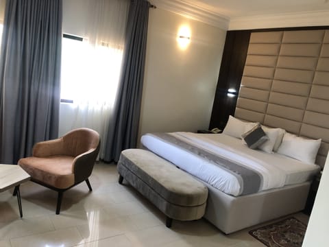 Presidential Suite | Egyptian cotton sheets, premium bedding, memory foam beds