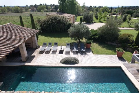 BEDOIN vacation rental, Provençal farmhouse to rent with all comfort, 2 swimming pools for 10 people. Online reservation with Plaisirs & Maisons de Provence
