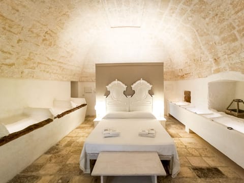 Superior Suite, Private Pool, Courtyard View | Down comforters, in-room safe, bed sheets