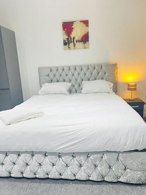 Standard Triple Room, Multiple Beds (Shared) | Desk, free WiFi, bed sheets