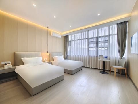 Comfort Room | 1 bedroom, WiFi (free), bed sheets