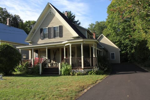 Perfect location, just over a block from the center of North Conway Village