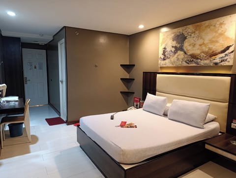 Regency 1 | Free WiFi