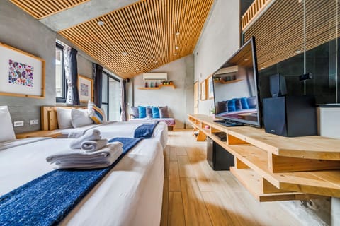 Quadruple Room with Mountain View | Blackout drapes, soundproofing, free WiFi, bed sheets