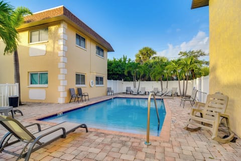 St. Pete Beach Vacation Rental | 1BR | 1BA | 560 Sq Ft | 1 Small Step to Enter