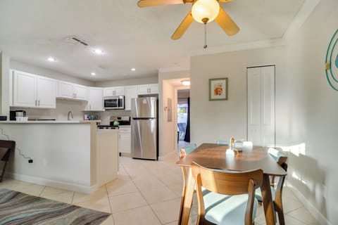 Dining Area | Dishware/Flatware Provided