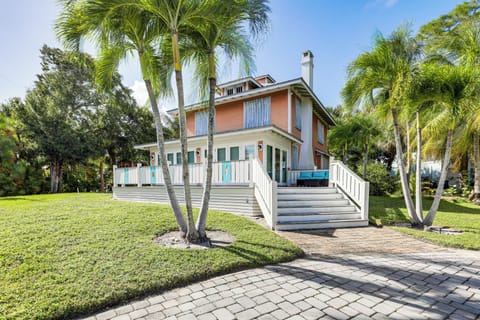 Palm City Vacation Rental | 3BR | 2BA | 1,996 Sq Ft | Stairs Required
