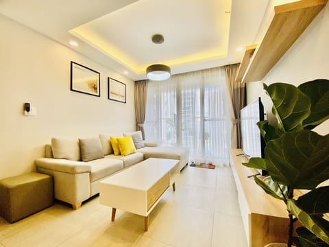 Standard Apartment | Blackout drapes, soundproofing, iron/ironing board, free WiFi