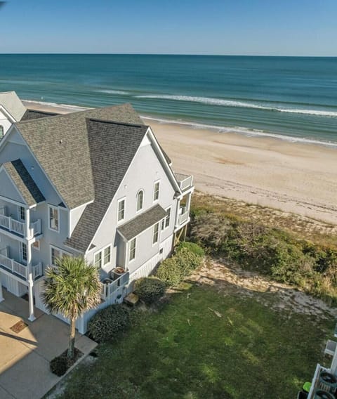 4276 Island Drive - Direct Oceanfront