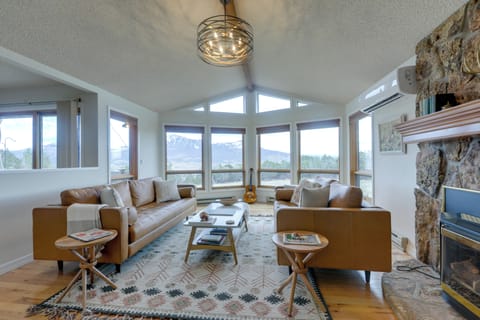 House (5 Bedrooms) | Interior