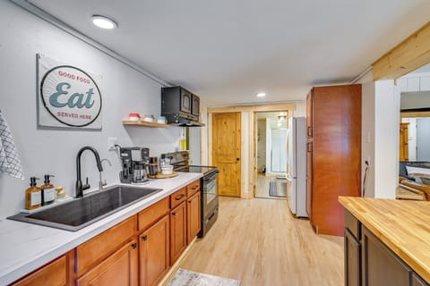 House (3 Bedrooms) | Interior