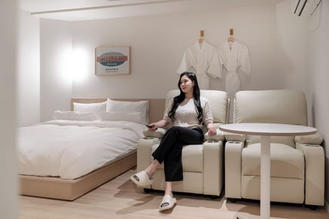MOVIE | Premium bedding, individually decorated, individually furnished