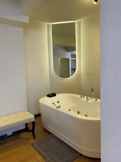 Deluxe Room | Desk, laptop workspace, iron/ironing board, free WiFi