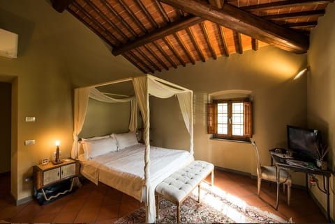 Double Room (Charm) | Premium bedding, minibar, desk, soundproofing